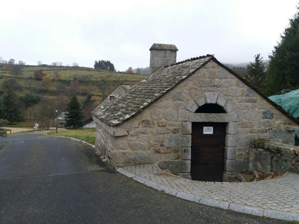 Appartement Lo Vedelièr d'AUBRAC à Laguiole Extérieur photo